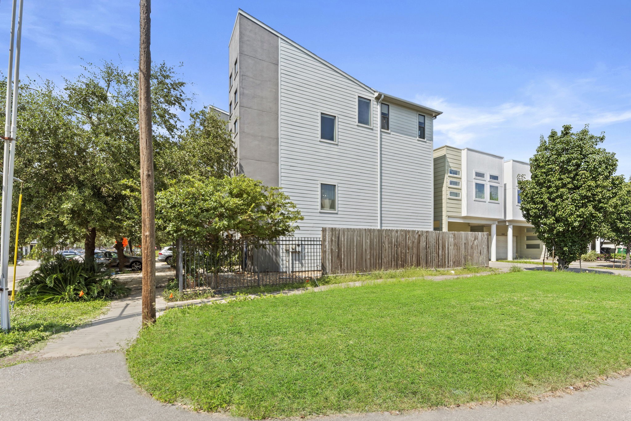 2119 Hadley Street Houston, TX 77003 - Photo 31 of 37