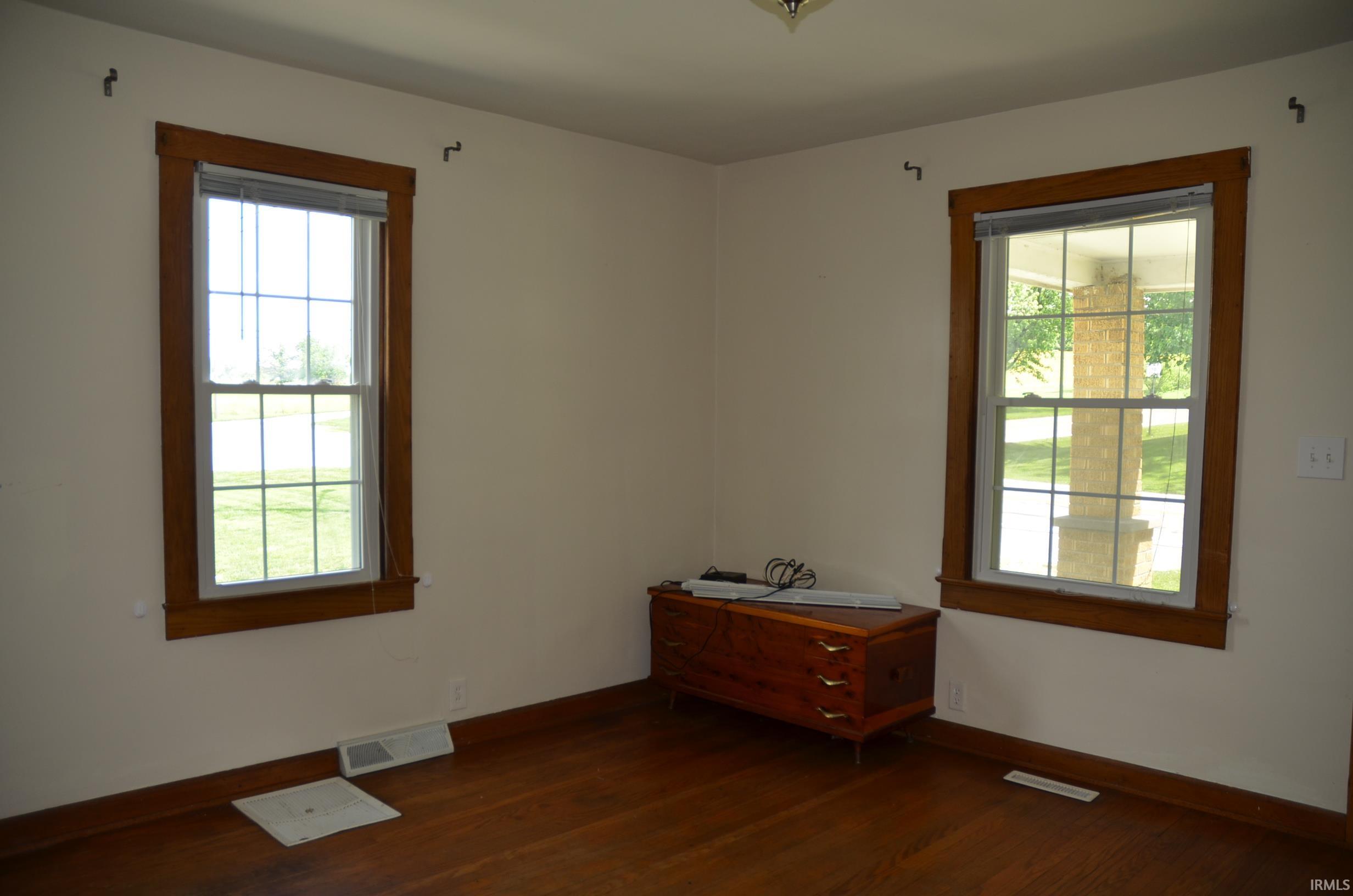 4031 West Division Road Jasper, IN 47546 - Photo 6 of 11 Gallery Image 6