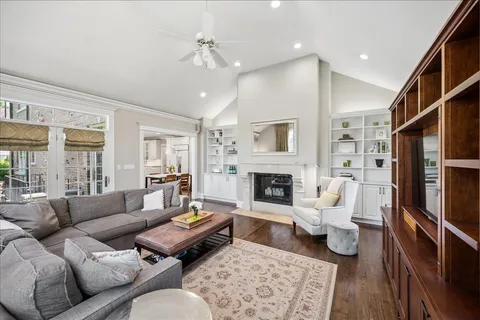 $1,899,000 | 1620 Canterbury Lane, Glenview, IL 60025