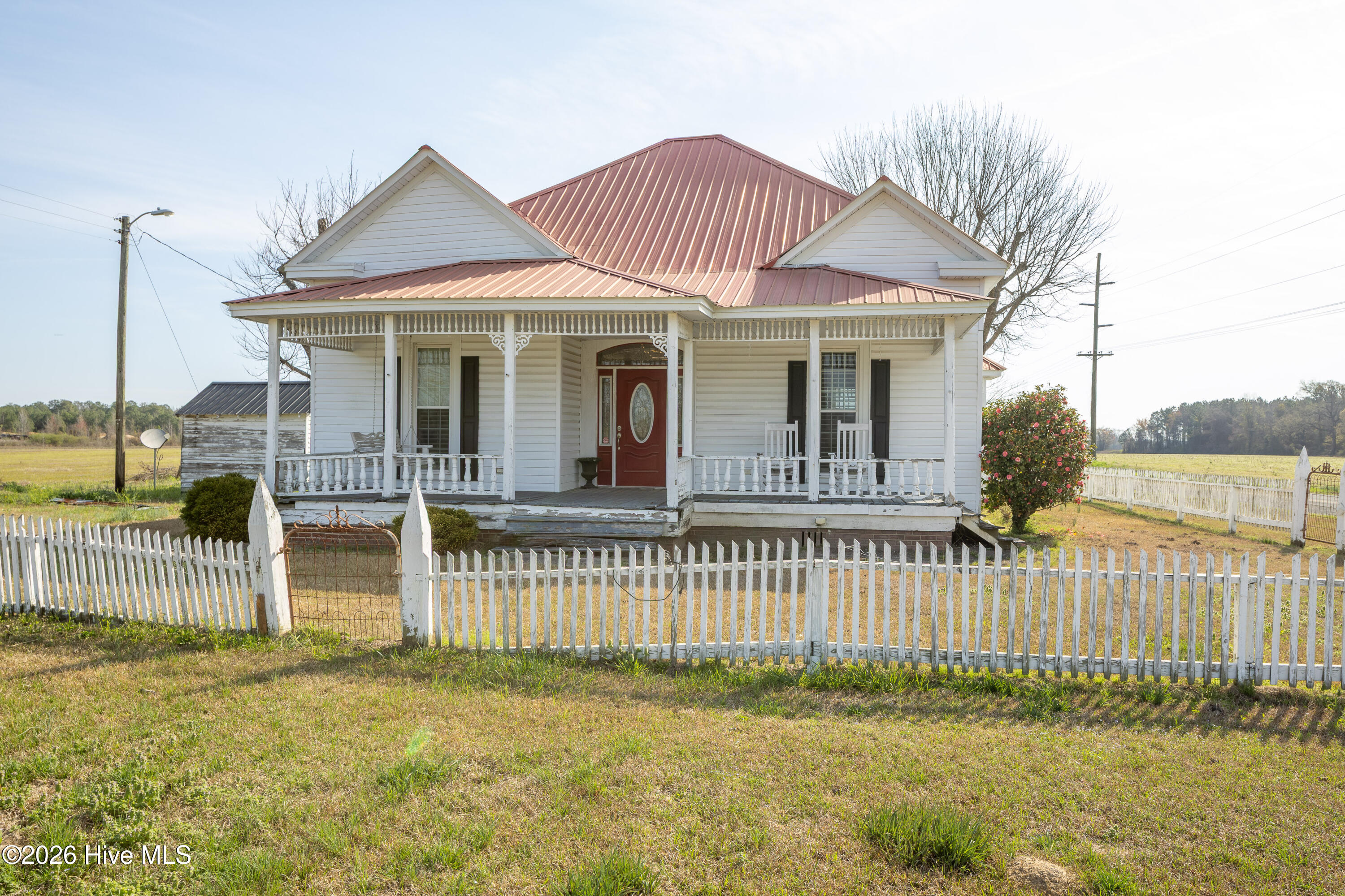 47 Enoch Road Clinton, NC 28328 - Photo 2 of 26 47 Enoch Rd3