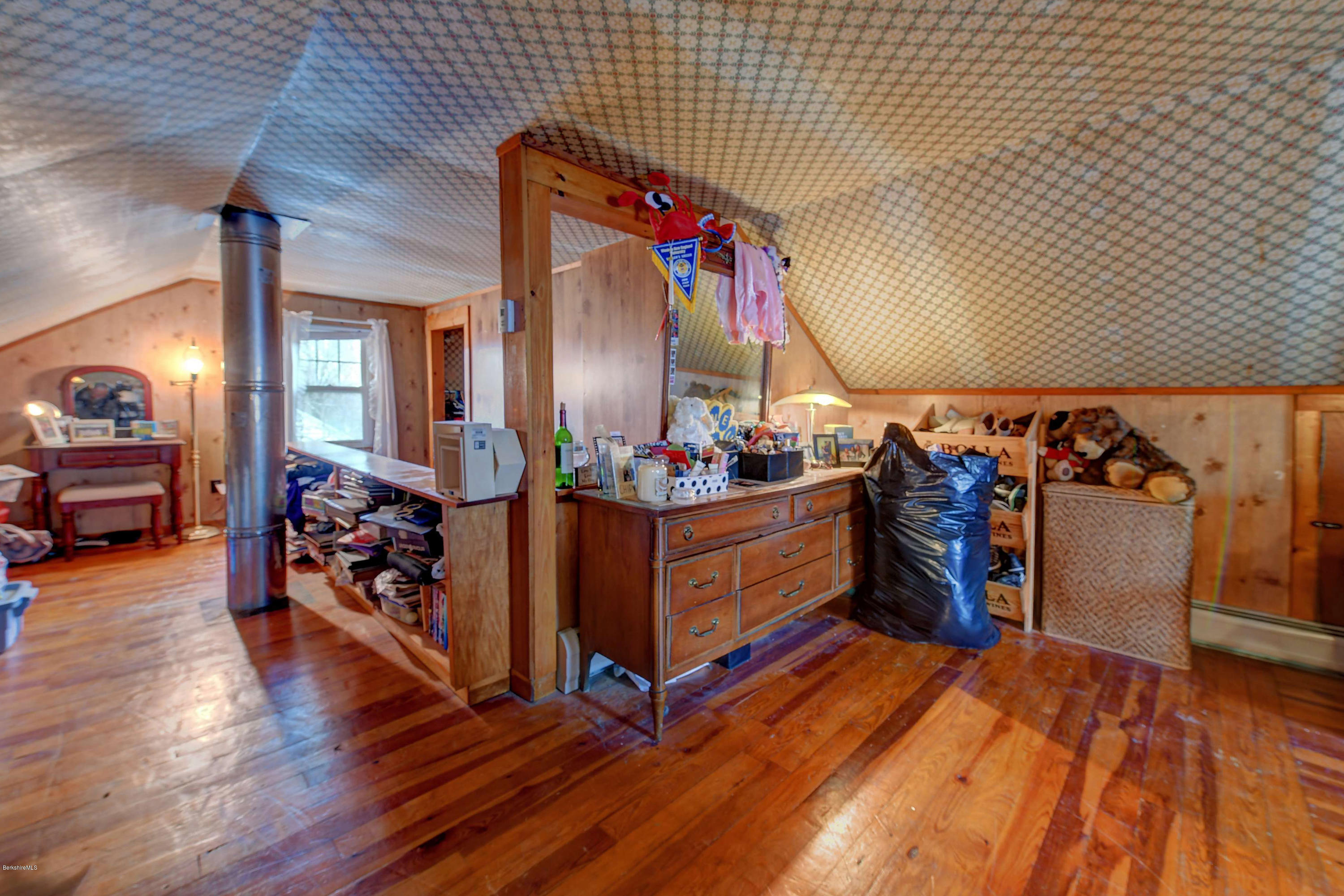 165 Ridgeway Avenue Pittsfield, MA 01201 - Photo 18 of 26 2nd Floor Bedroom