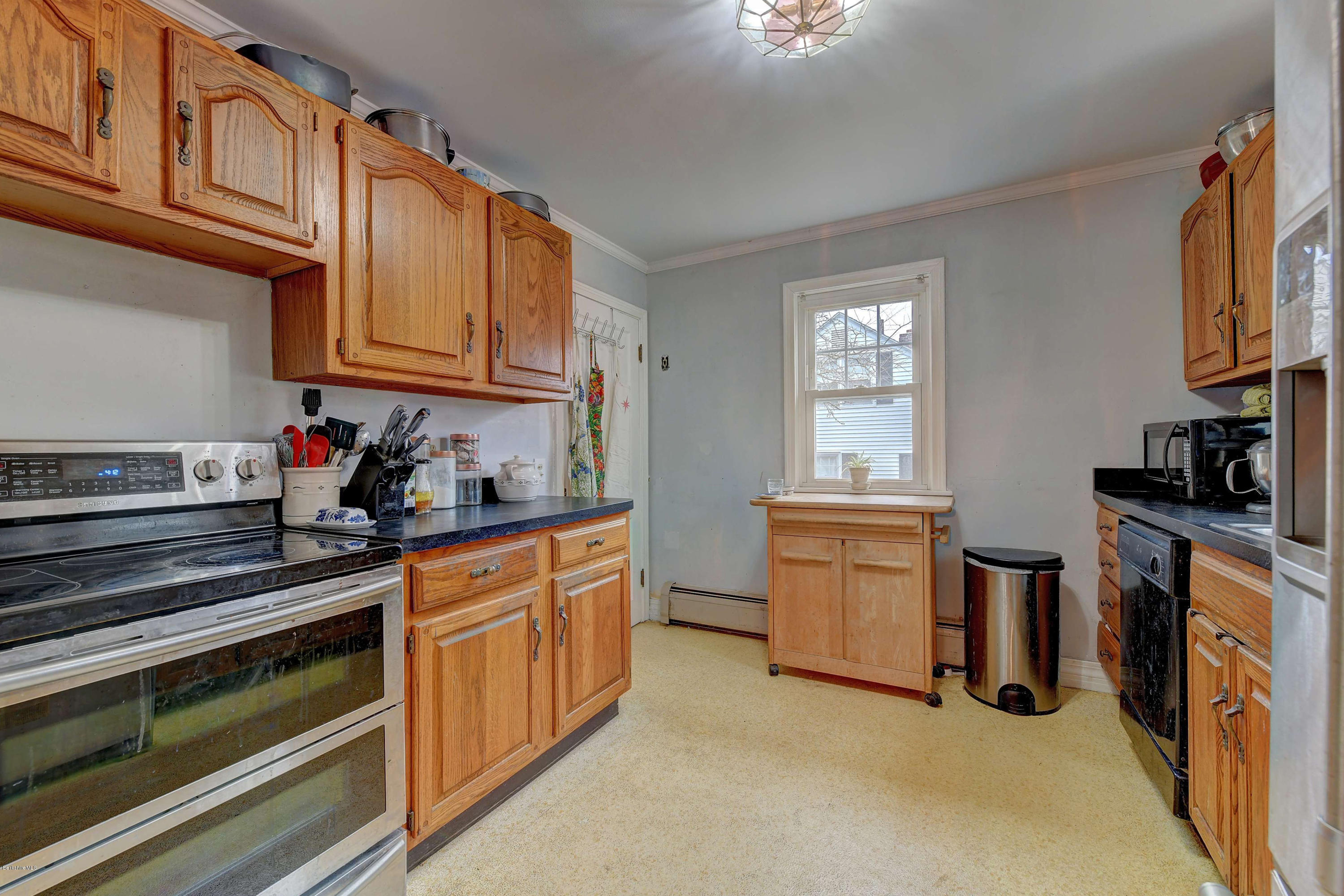 165 Ridgeway Avenue Pittsfield, MA 01201 - Photo 8 of 26 Kitchen