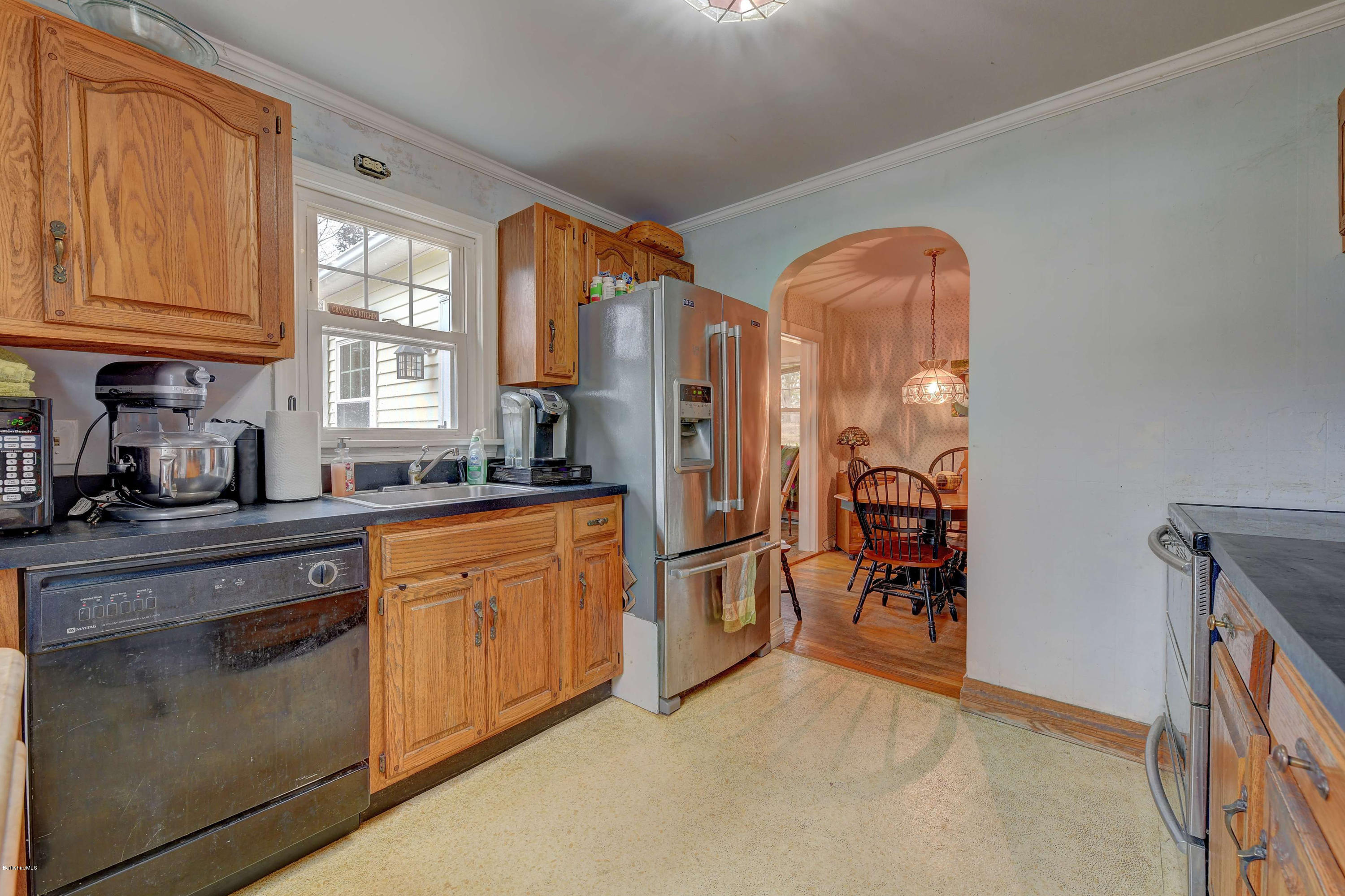 165 Ridgeway Avenue Pittsfield, MA 01201 - Photo 9 of 26 Kitchen