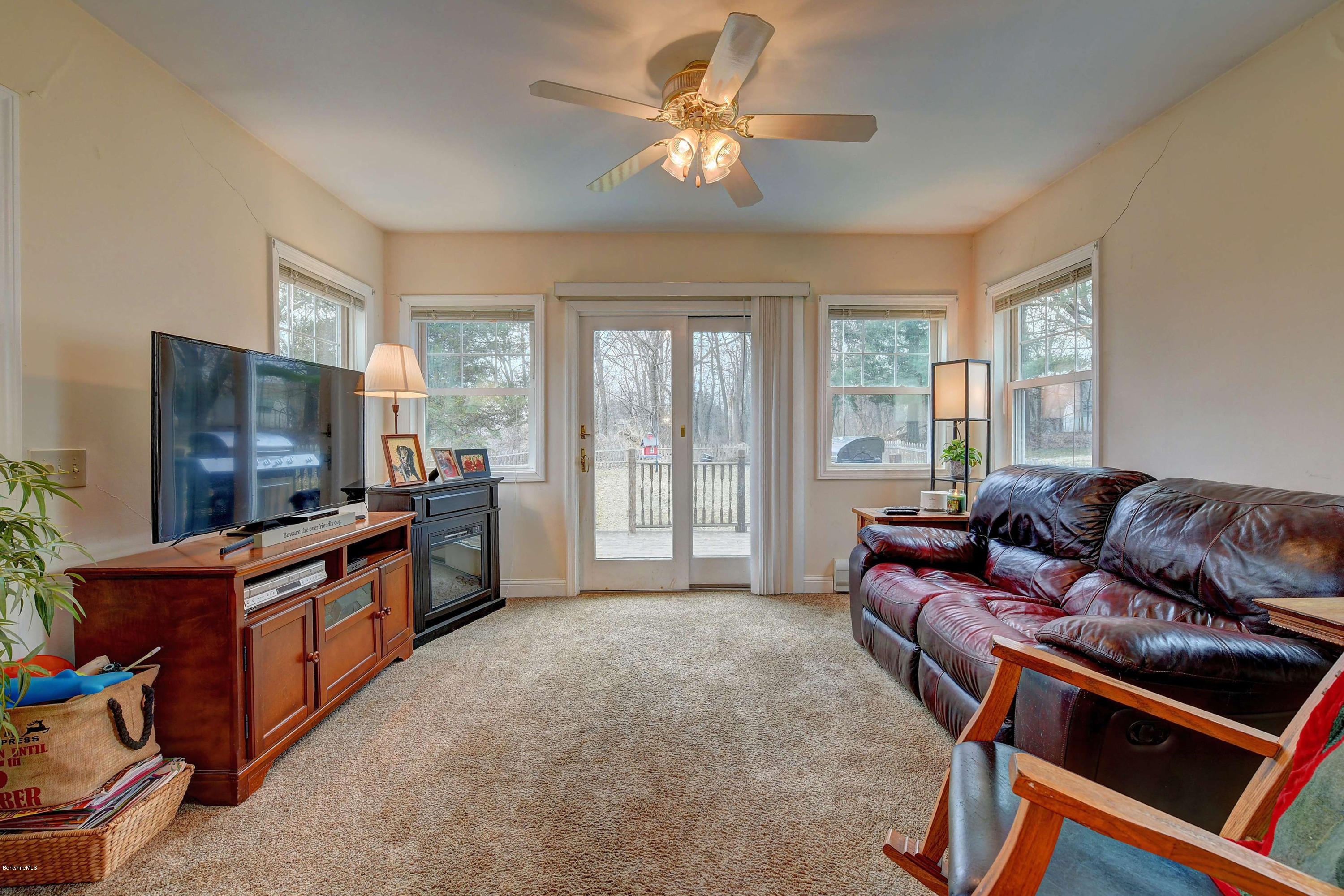165 Ridgeway Avenue Pittsfield, MA 01201 - Photo 10 of 26 Sun Room