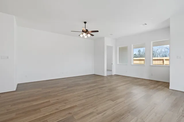 $379,990 | 7723 Jade Crest Drive, Angleton, TX 77515