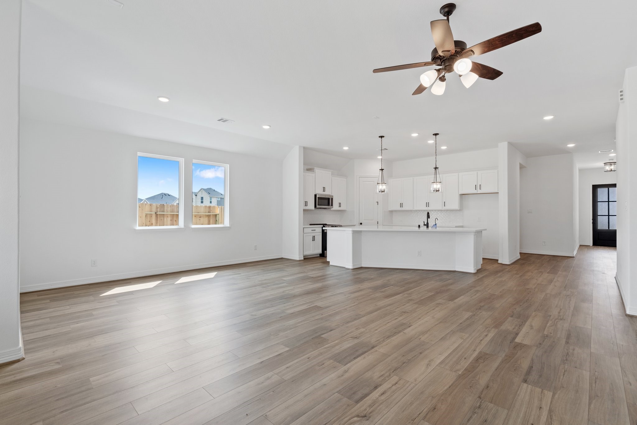 7723 Jade Crest Drive Angleton, TX 77515 - Photo 23 of 29 Note: Sample product photo. Actual exterior and interior selections may vary by homesite. Photo may be virtually staged