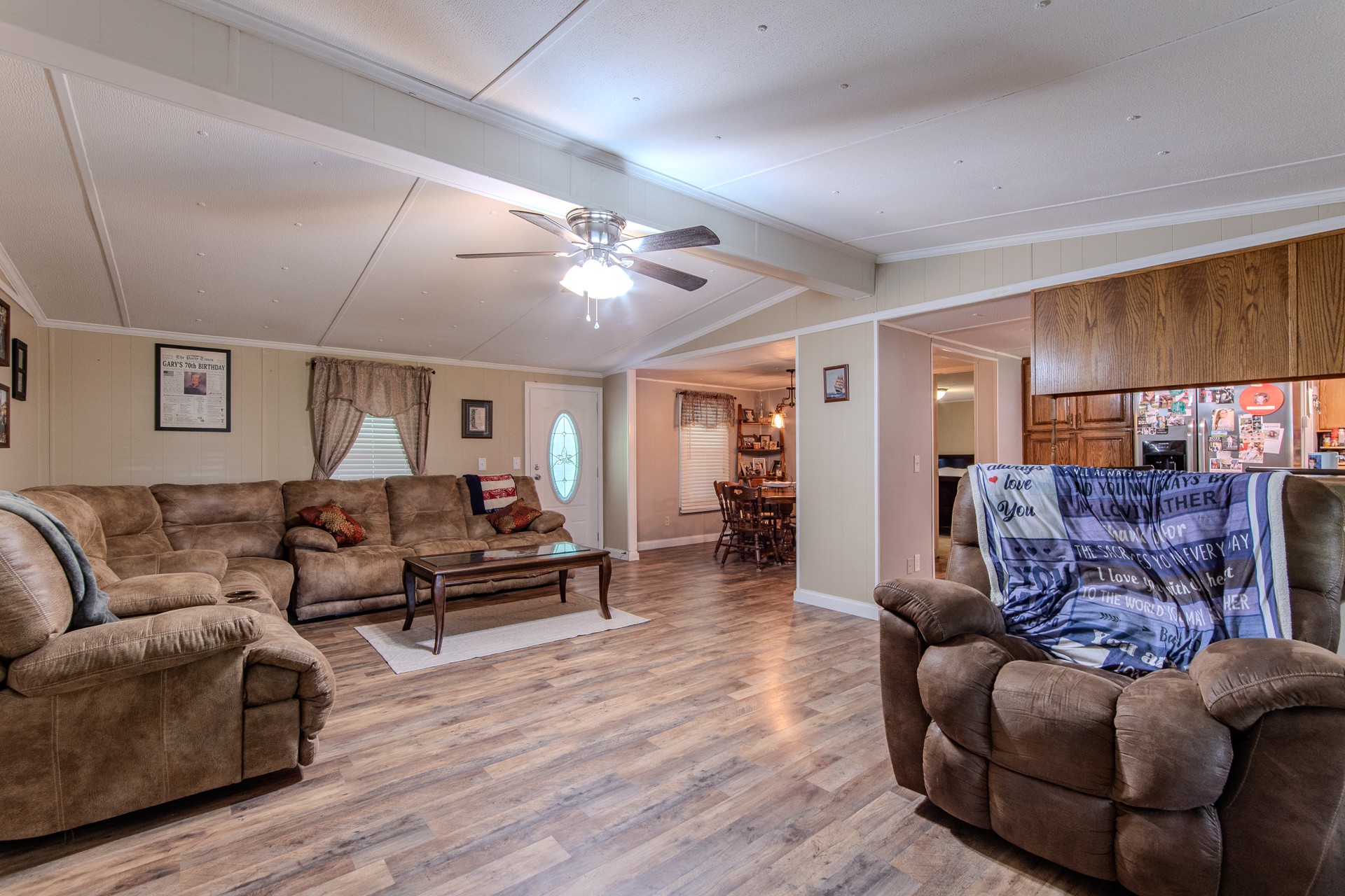3130 Nance Bend Road Clifton, TN 38425 - Photo 20 of 76 a living room with furniture and wooden floor