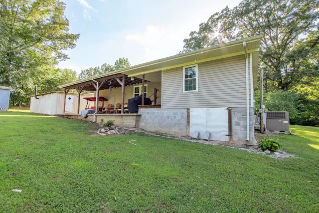 $245,000 | 3130 Nance Bend Road, Clifton, TN 38425