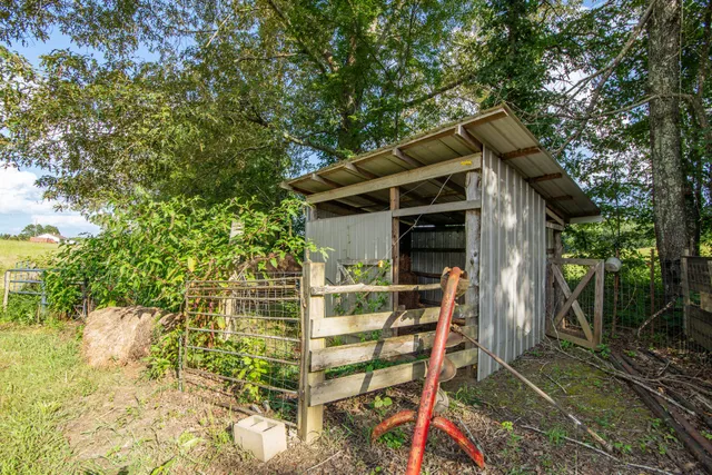 $245,000 | 3130 Nance Bend Road, Clifton, TN 38425