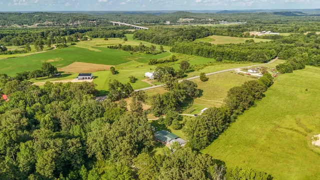 $245,000 | 3130 Nance Bend Road, Clifton, TN 38425