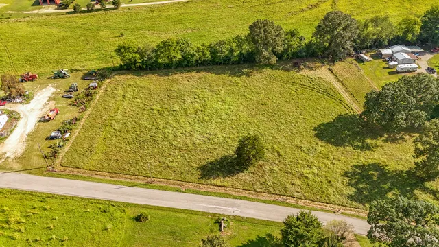 $245,000 | 3130 Nance Bend Road, Clifton, TN 38425