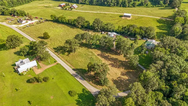 $245,000 | 3130 Nance Bend Road, Clifton, TN 38425