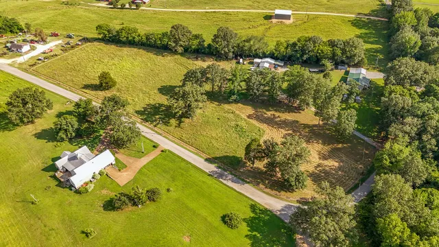 $245,000 | 3130 Nance Bend Road, Clifton, TN 38425