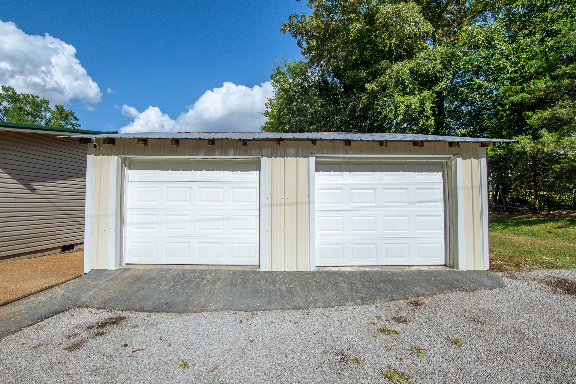 3130 Nance Bend Road Clifton, TN 38425 - Photo 10 of 76 a front view of a house