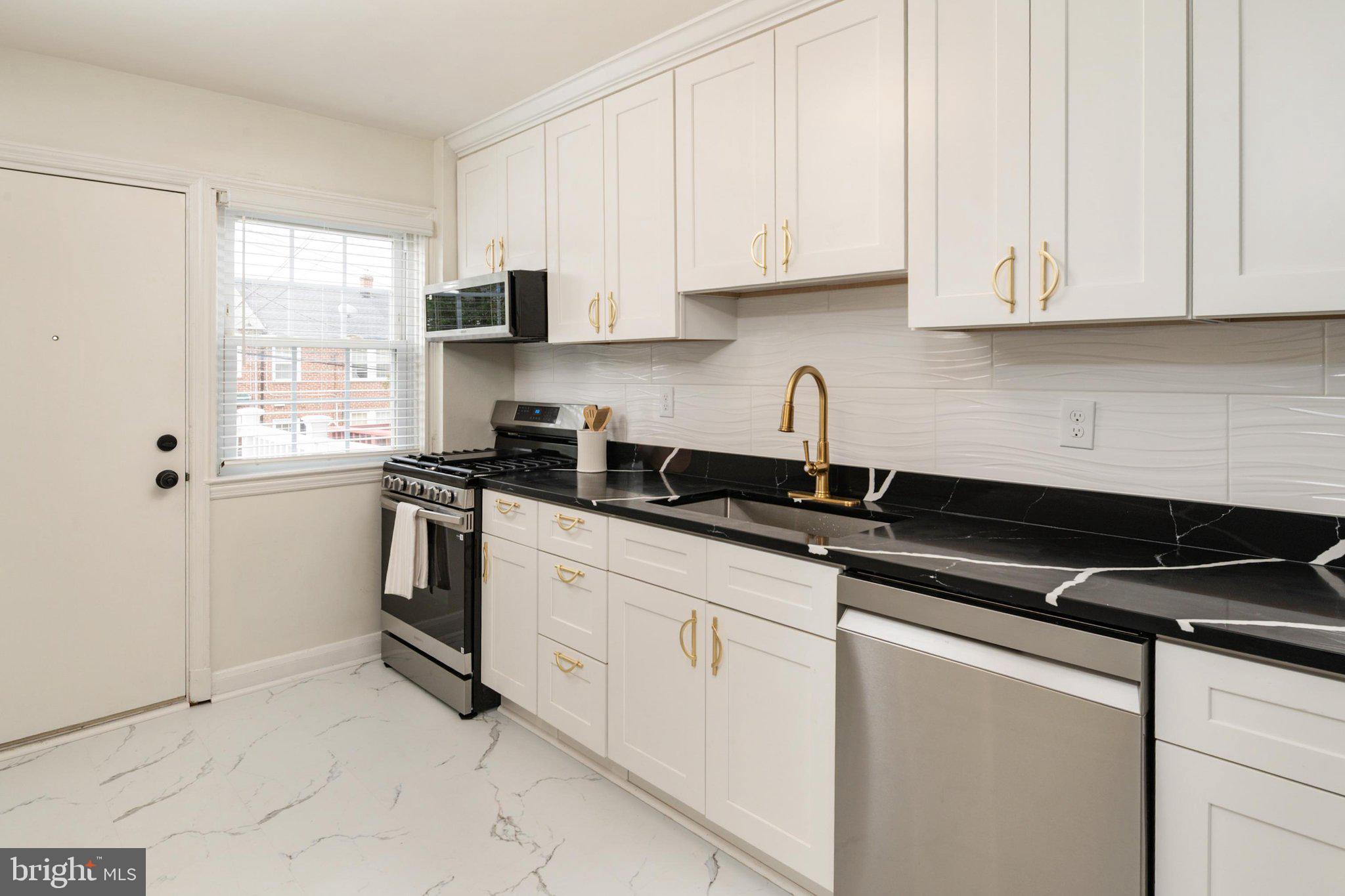 1521 Kennewick Road Baltimore, MD 21218 - Photo 5 of 31