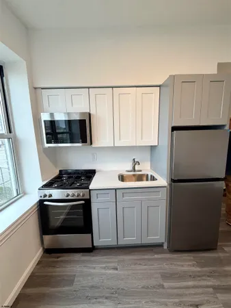 $1,400 | 225 Atlantic Avenue, Unit B3, Atlantic City, NJ 08401