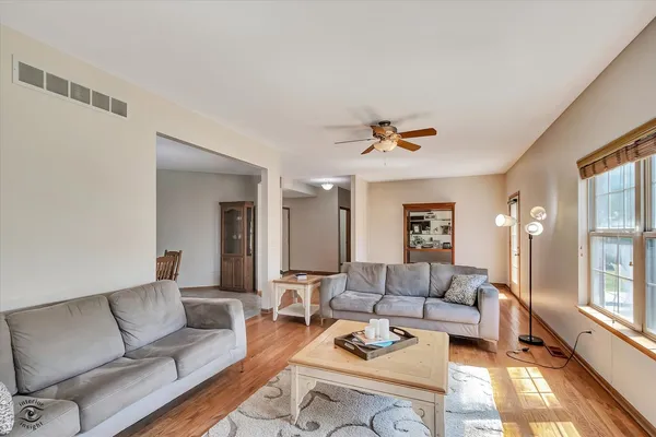 $548,800 | 8057 Duane Drive, Frankfort, IL 60423