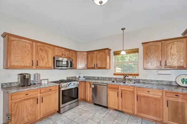 $548,800 | 8057 Duane Drive, Frankfort, IL 60423