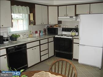 847 Homestead Avenue Springfield, PA 19064 - Photo 4 of 12 Kitchen