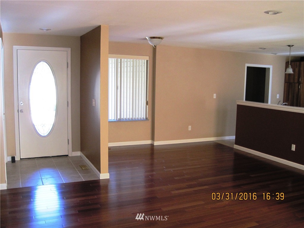 1061 Southwest Spruce Road Port Orchard, WA 98367 - Photo 2 of 16 Gallery Image 2
