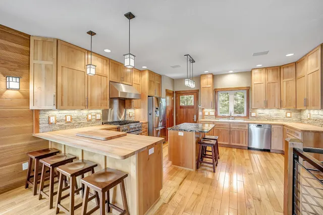 $1,525,000 | 3857 Lake Lucerne Drive, Crandon, WI 54520