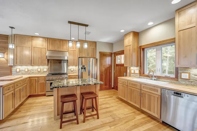 $1,525,000 | 3857 Lake Lucerne Drive, Crandon, WI 54520