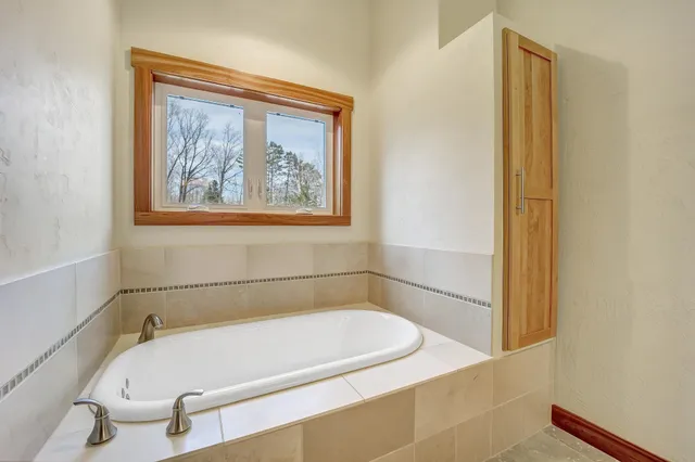 $1,525,000 | 3857 Lake Lucerne Drive, Crandon, WI 54520