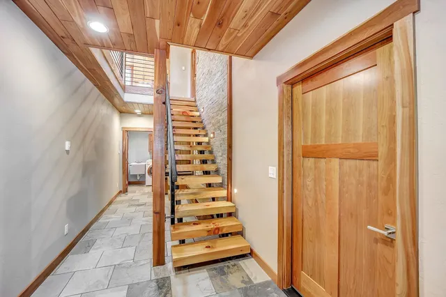 $1,525,000 | 3857 Lake Lucerne Drive, Crandon, WI 54520