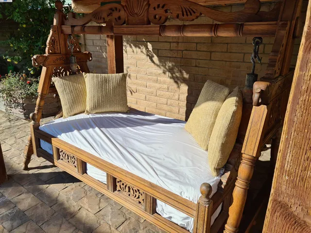 a view of entryway with outdoor area