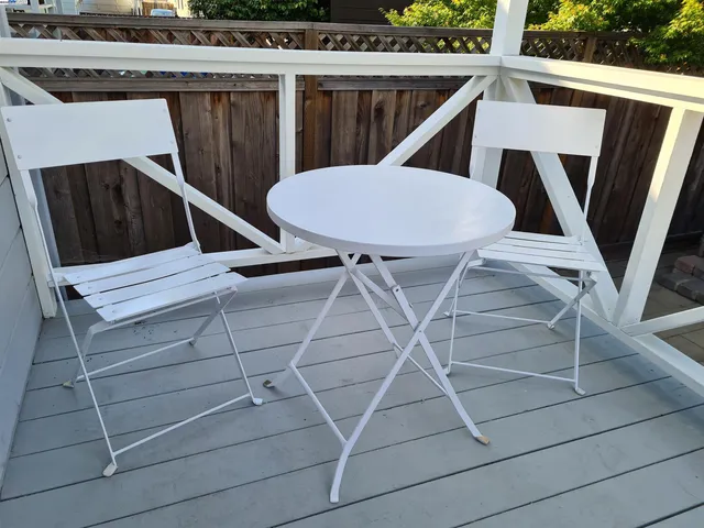 a picture of a building