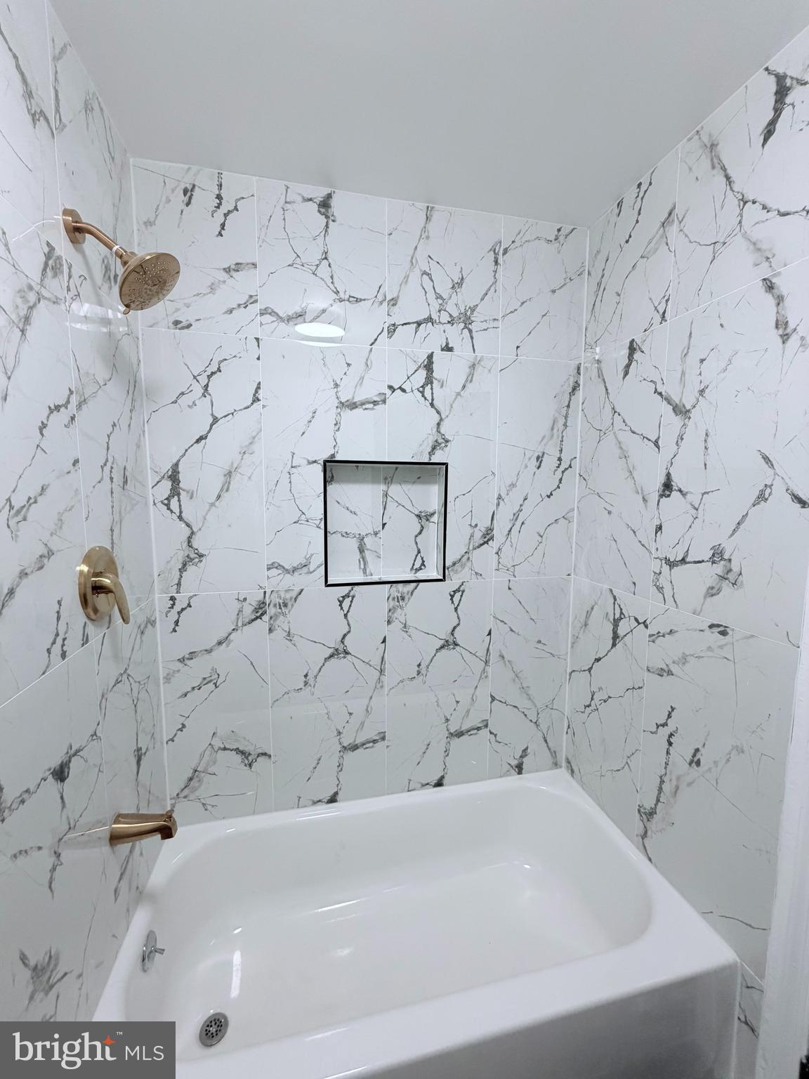 14908 Notley Road Silver Spring, MD 20905 - Photo 17 of 32 Upstairs bath