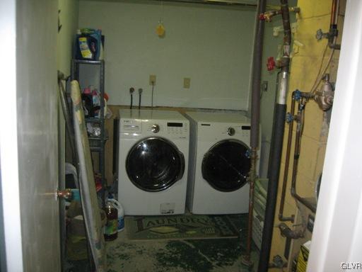 5103 High Terrace Road Stroudsburg, PA 18360 - Photo 18 of 20 a utility room with dryer and washer