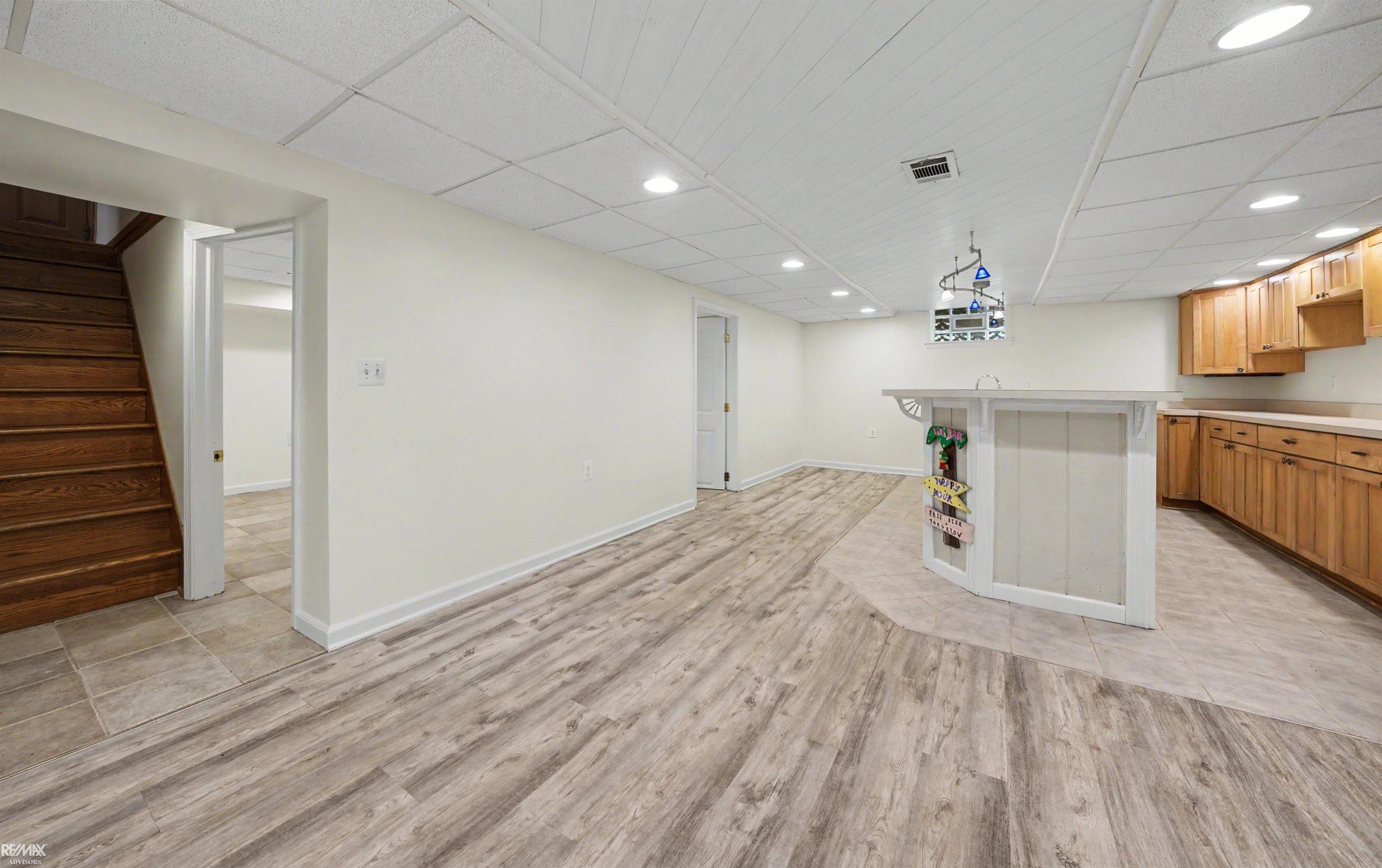 28900 South River Road Harrison Township, MI 48045 - Photo 44 of 81