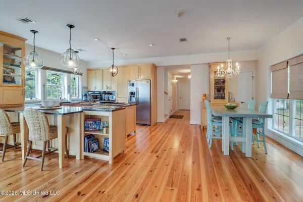 $4,200 | 1324 Beach Boulevard, Biloxi, MS 39530