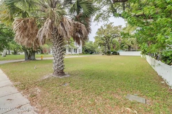 $4,200 | 1324 Beach Boulevard, Biloxi, MS 39530