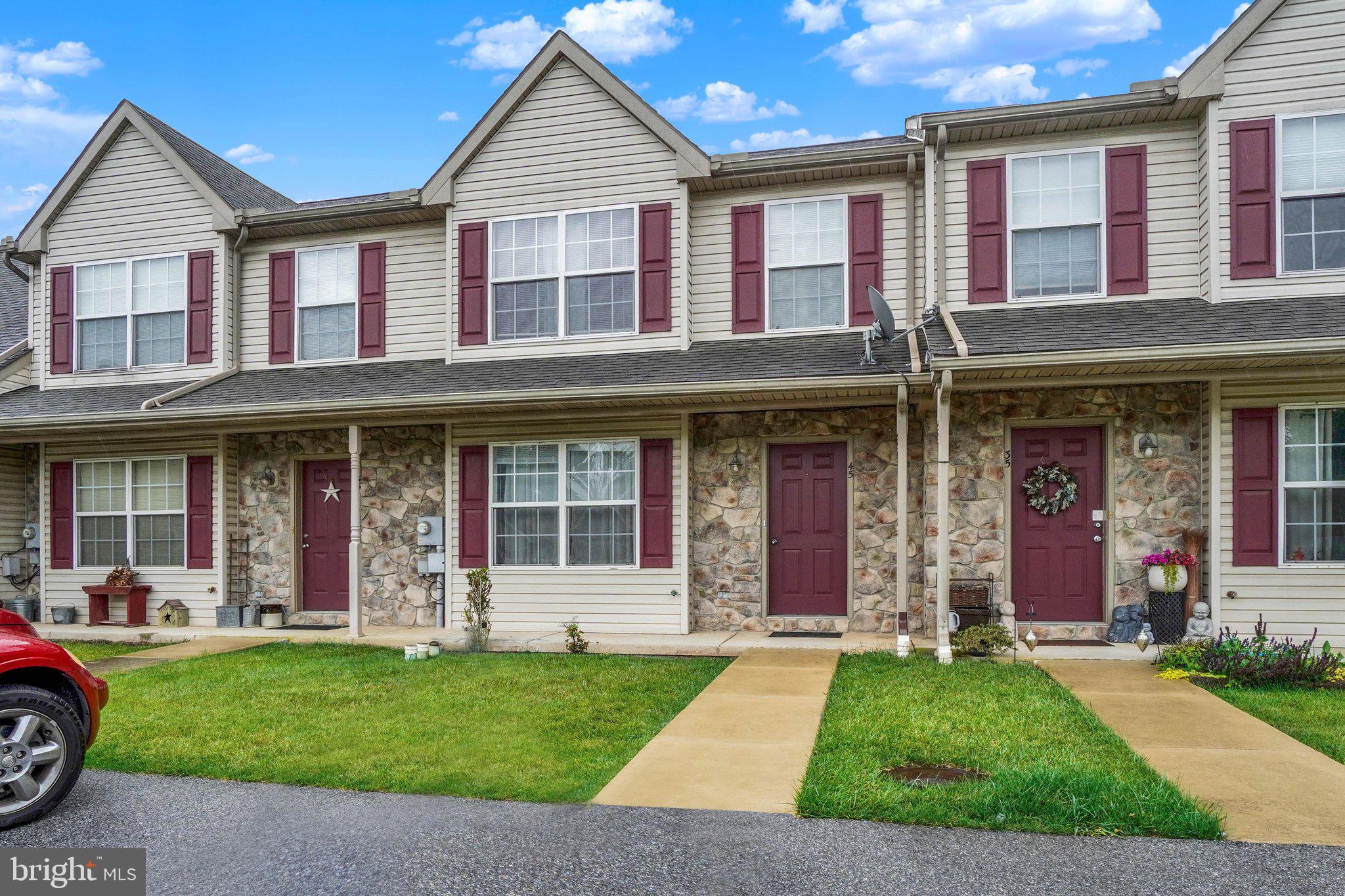 45 Yarrow Court Manchester, PA 17345 - Photo 1 of 27