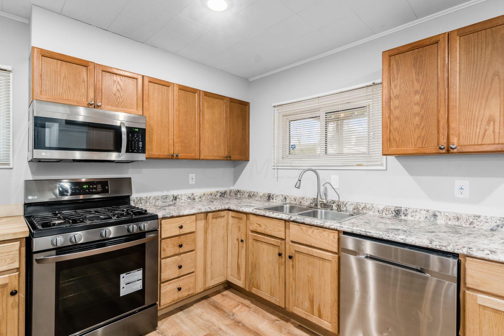 4111 Rickenbacker Avenue Columbus, OH 43213 - Photo 10 of 35 009_111 Rickenbacker Av - 039