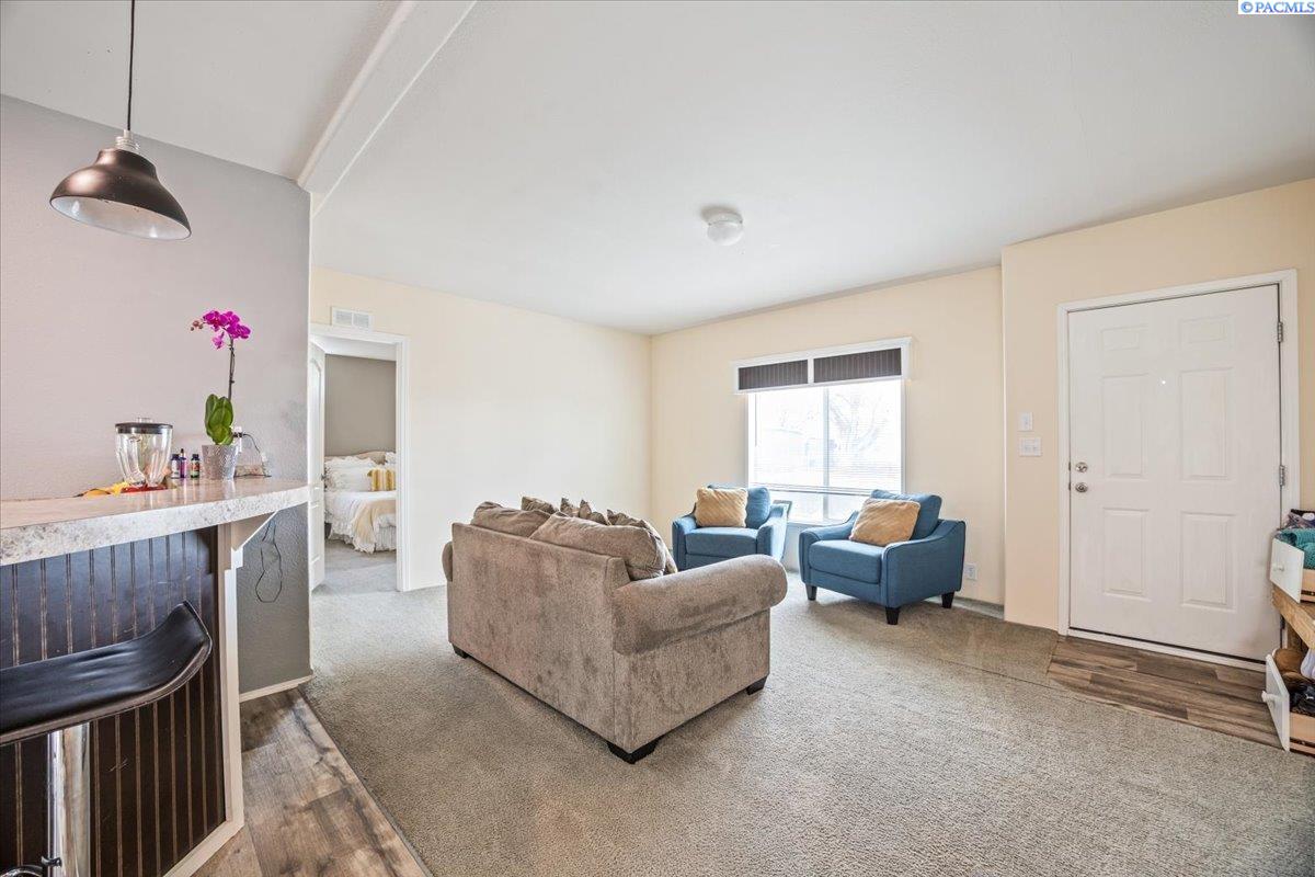 200802 East Game Farm Road, Unit 212 Kennewick, WA 99337 - Photo 4 of 24 Gallery Image 4