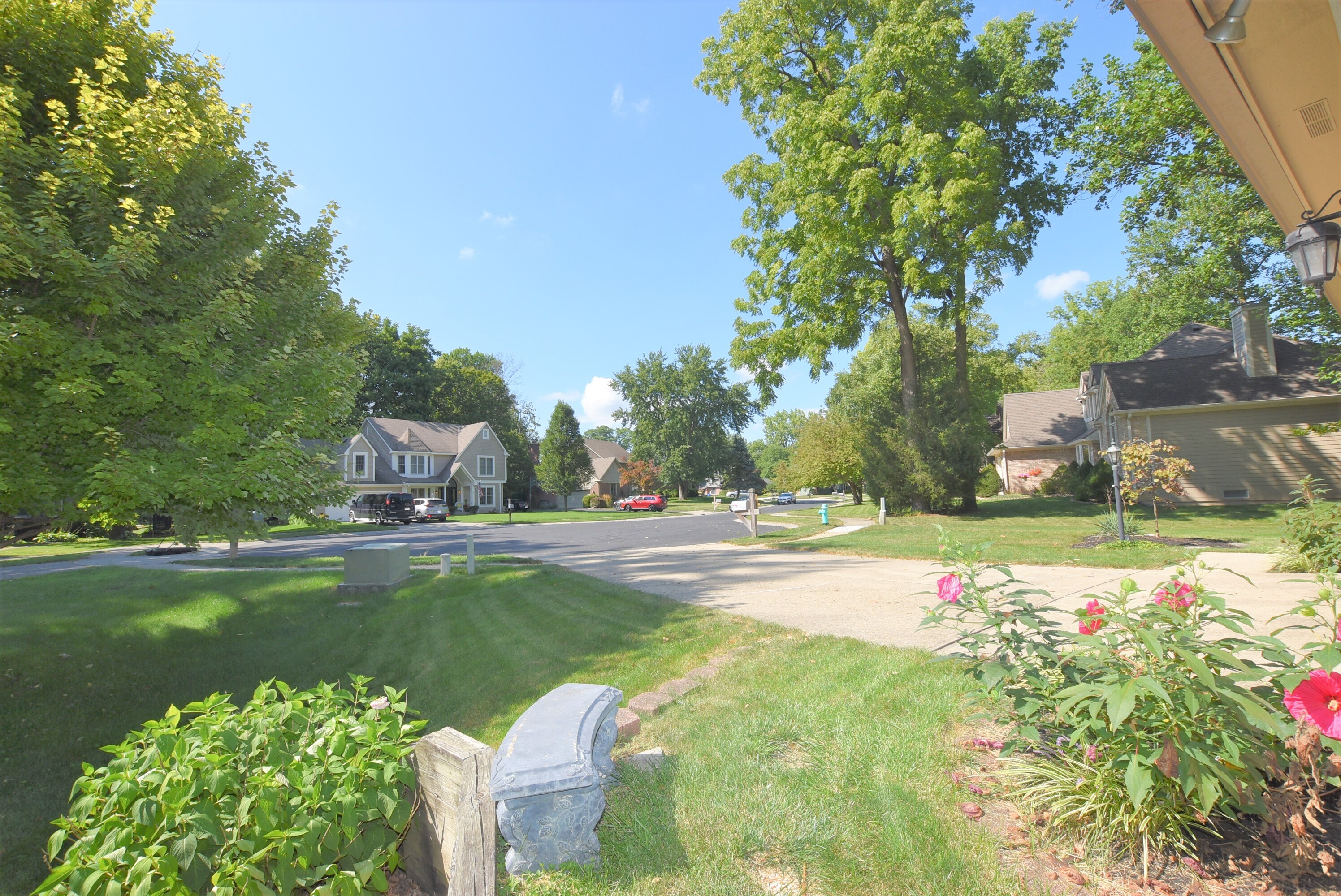 7544 Broad Leaf Lane Fishers, IN 46038 - Photo 2 of 49