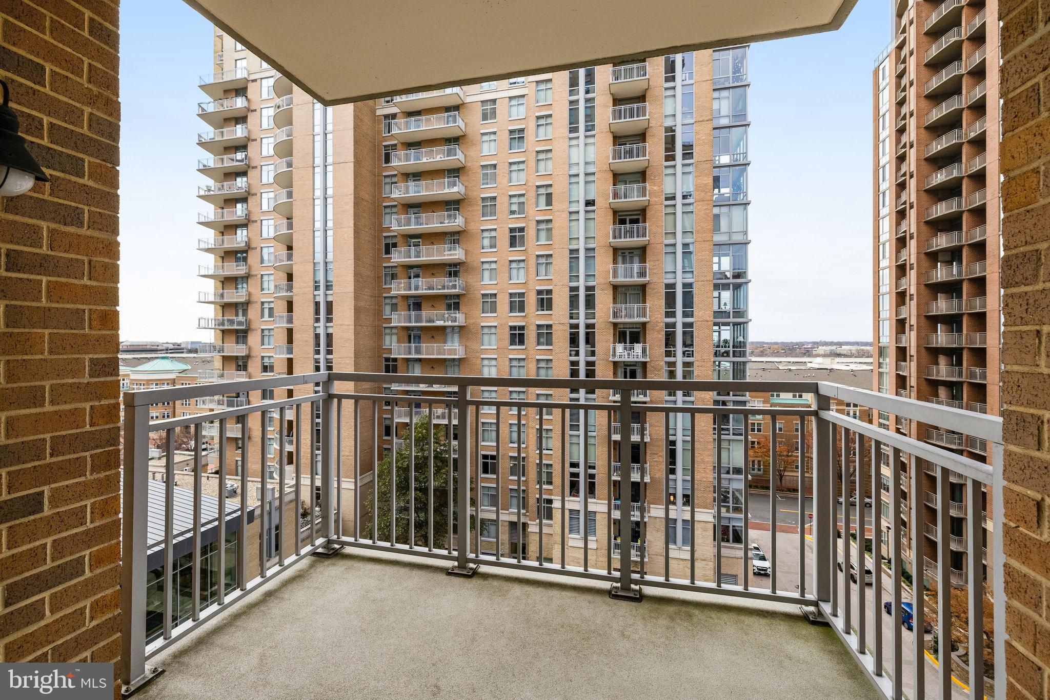 11990 Market Street, Unit 707 Reston, VA 20190 - Photo 8 of 70 Gallery Image 8