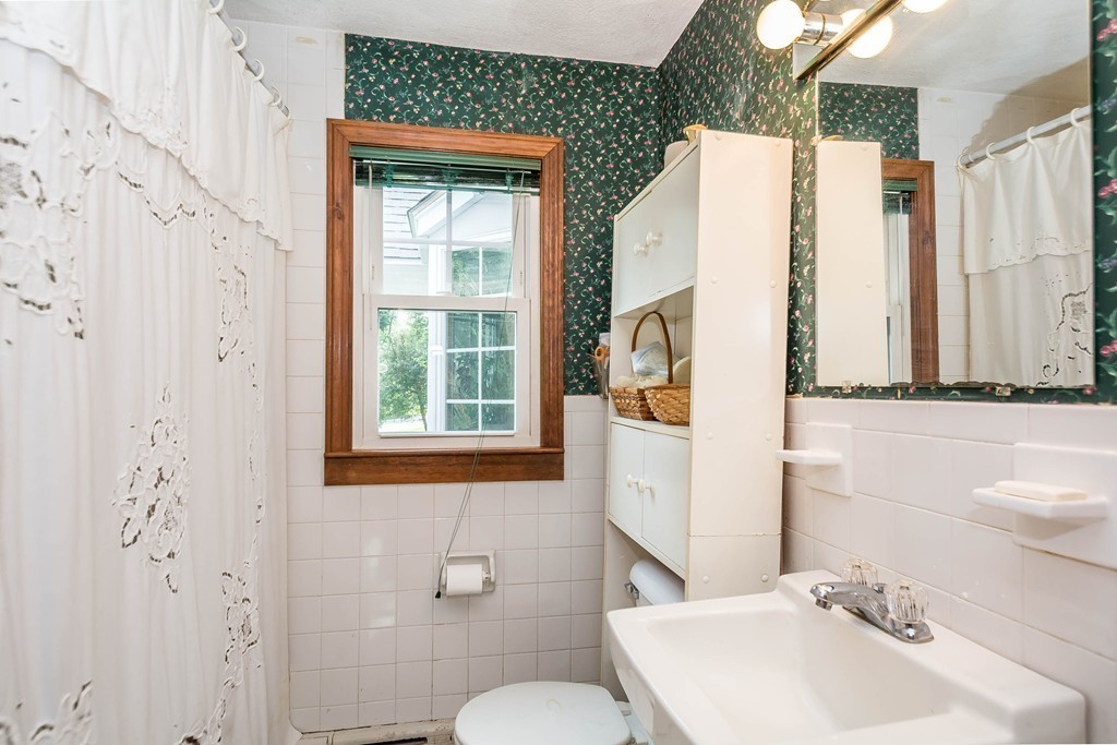 22 Erlin Road Chelmsford, MA 01824 - Photo 15 of 19
