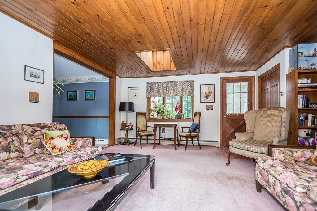 22 Erlin Road Chelmsford, MA 01824 - Photo 3 of 19