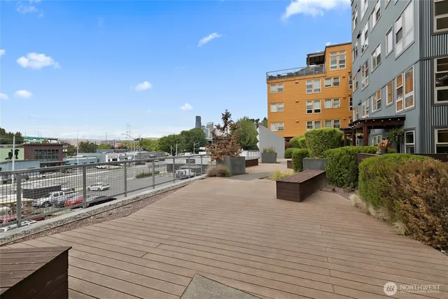 $349,000 | 827 Hiawatha Place South, Unit 402, Seattle, WA 98144