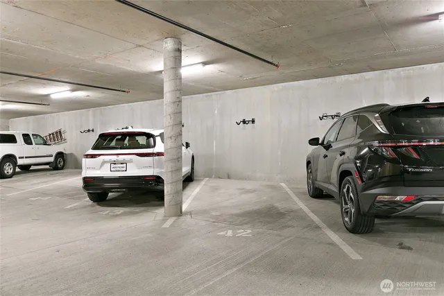 $349,000 | 827 Hiawatha Place South, Unit 402, Seattle, WA 98144