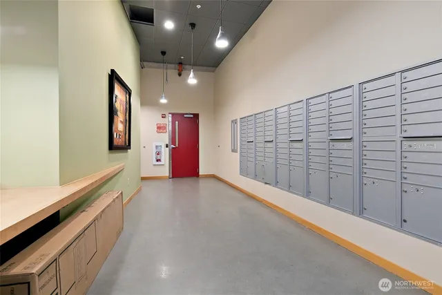 $349,000 | 827 Hiawatha Place South, Unit 402, Seattle, WA 98144