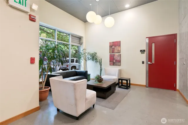 $349,000 | 827 Hiawatha Place South, Unit 402, Seattle, WA 98144