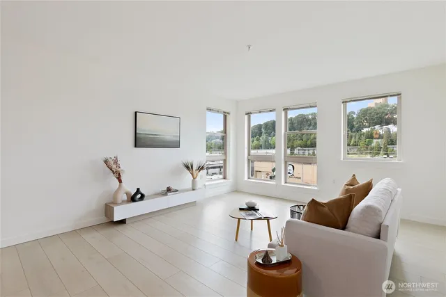 $349,000 | 827 Hiawatha Place South, Unit 402, Seattle, WA 98144