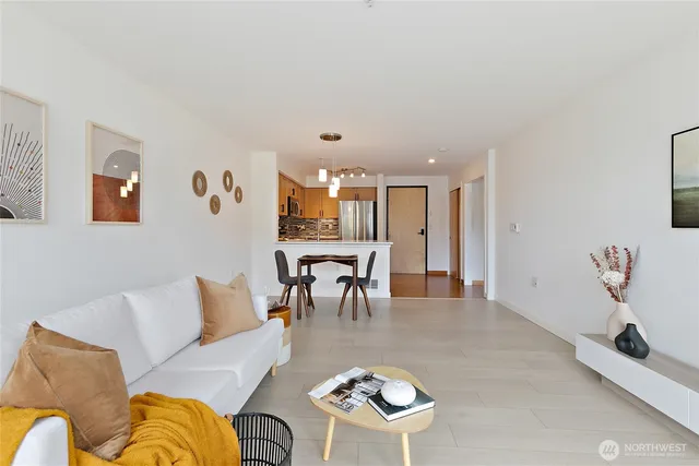 $349,000 | 827 Hiawatha Place South, Unit 402, Seattle, WA 98144