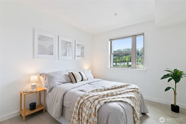 $349,000 | 827 Hiawatha Place South, Unit 402, Seattle, WA 98144