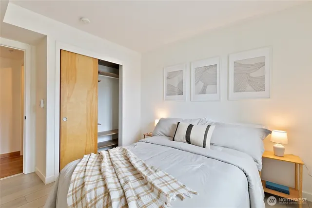 $349,000 | 827 Hiawatha Place South, Unit 402, Seattle, WA 98144